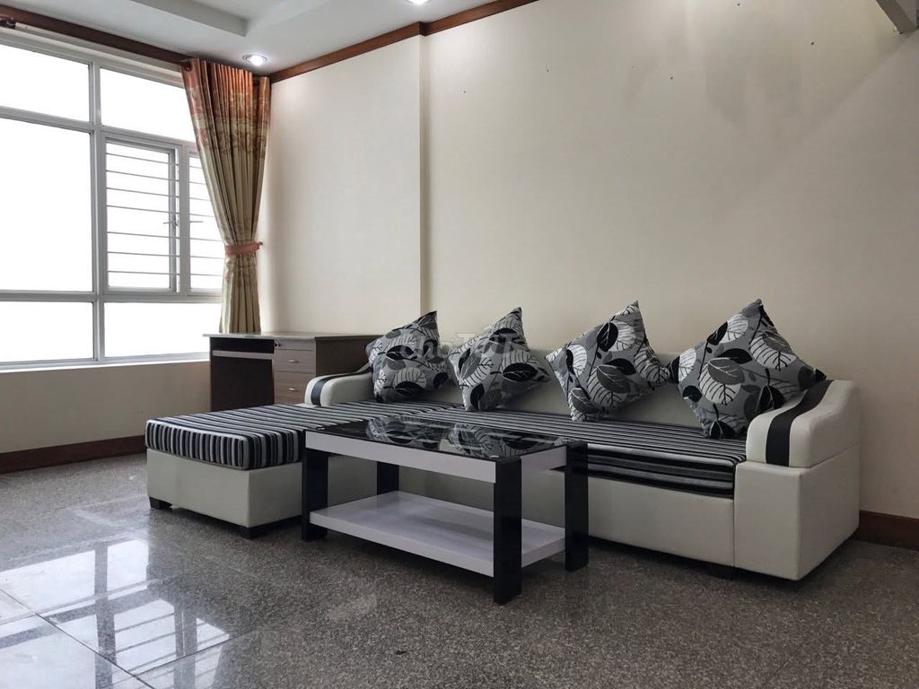 Rent the apartment for two bedrooms, two toilets for nine million in Gold House.
