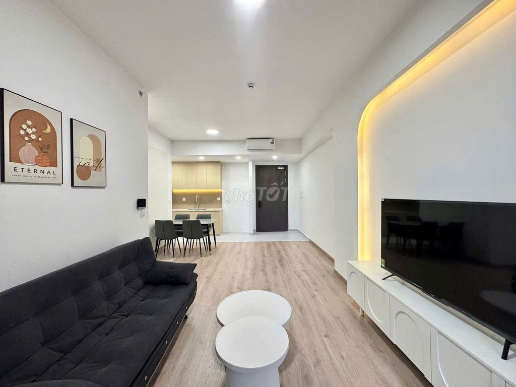 Rent Celesta Rise-- apartment has 22 million a month's garden yard.