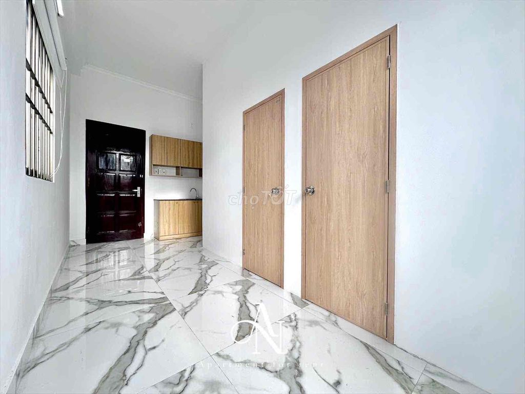 The two bedrooms are 90 percent new-- new furniture-- balcon's open-- ENCOM 25 Bình Thạnh
