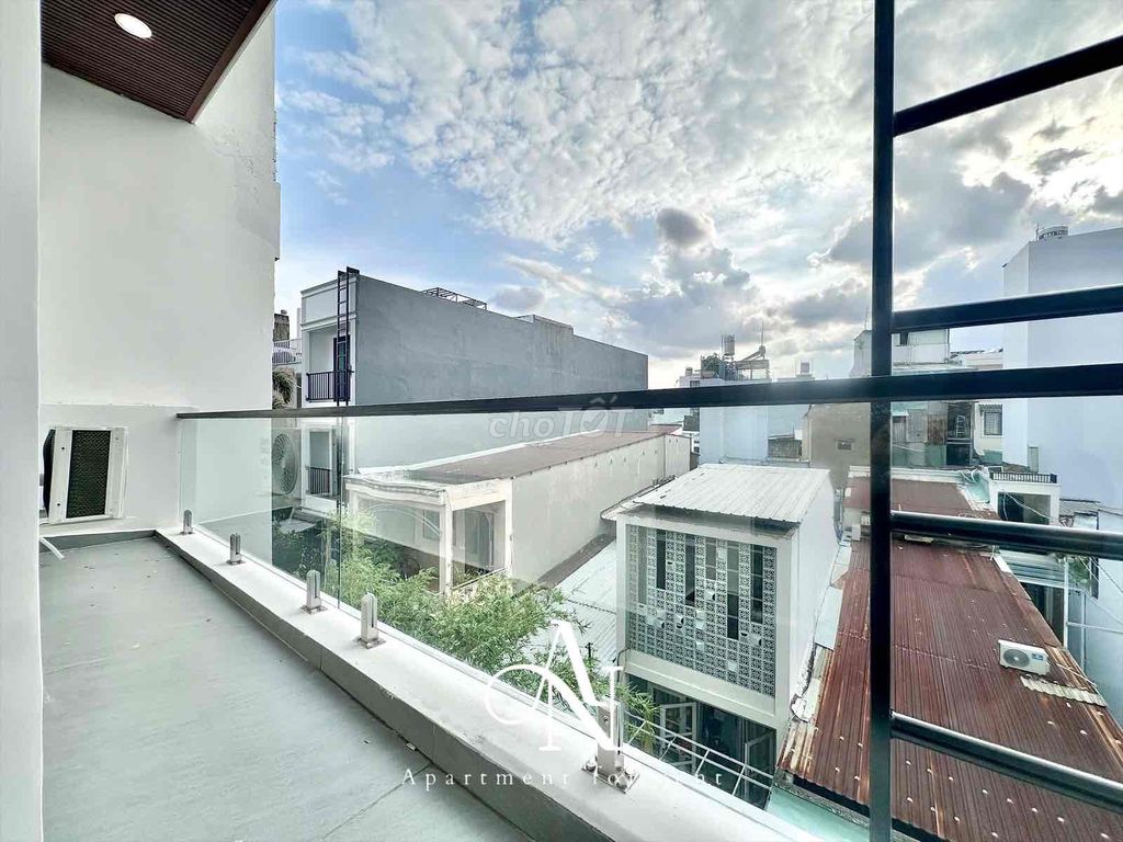 The two bedrooms are 90 percent new-- new furniture-- balcon's open-- ENCOM 25 Bình Thạnh