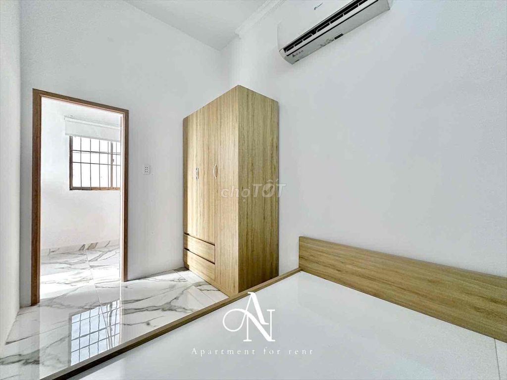 The two bedrooms are 90 percent new-- new furniture-- balcon's open-- ENCOM 25 Bình Thạnh