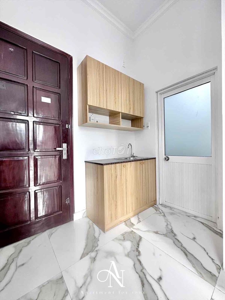 The two bedrooms are 90 percent new-- new furniture-- balcon's open-- ENCOM 25 Bình Thạnh