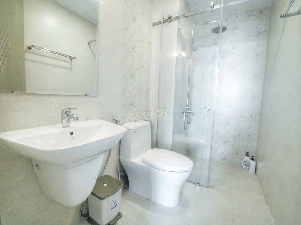 Rent the apartment 2 bedrooms 2 Qq180m2, full interior, at 15.5 million a month.