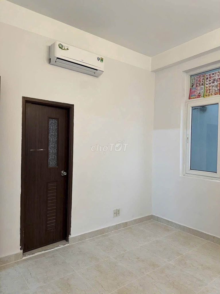 Rent the apartment 72 meters, two bedrooms, two toilets. Ian 2, next to the Kingdom of Light