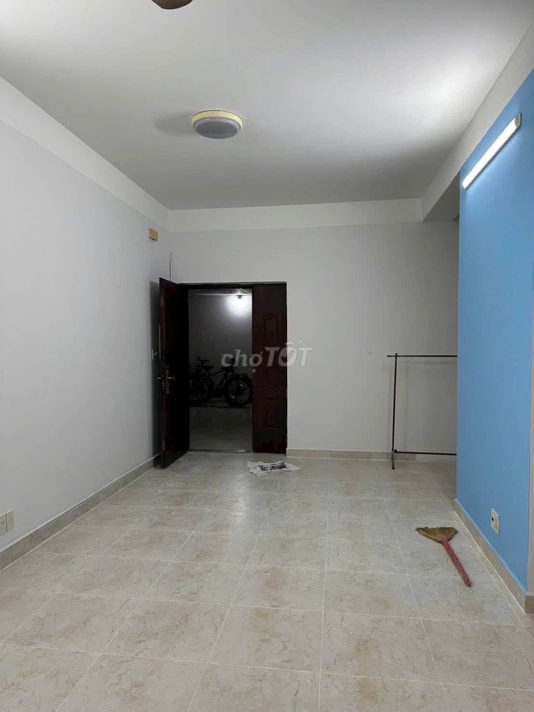 Rent the apartment 72 meters, two bedrooms, two toilets. Ian 2, next to the Kingdom of Light