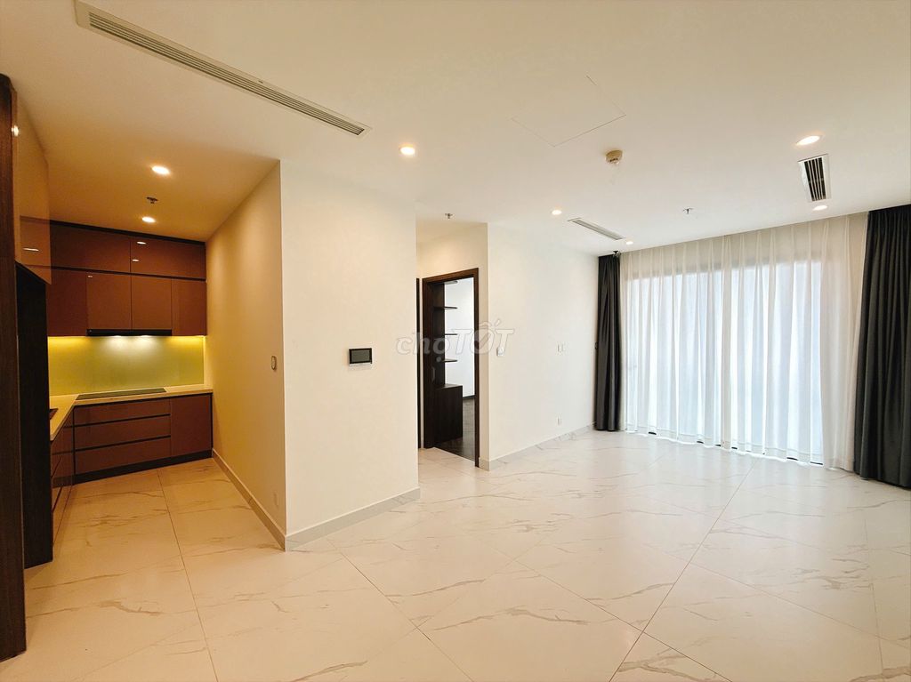 Rent two basic interior rooms - the forestly Laomes grand park