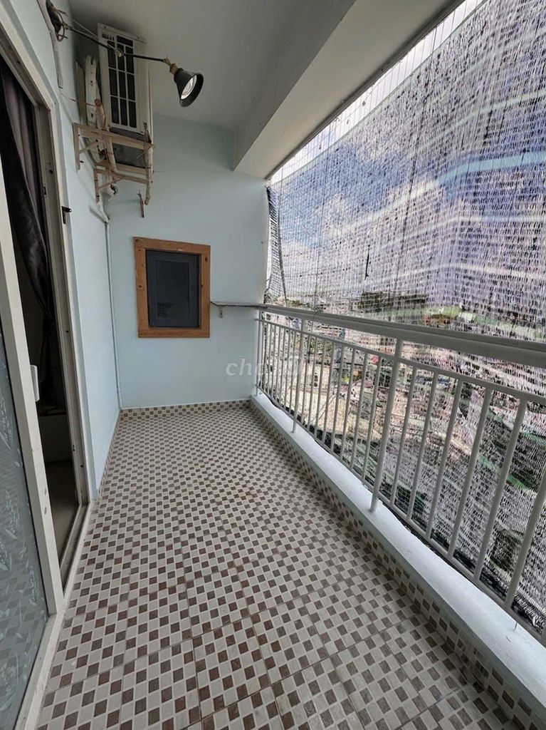 I need to rent the apartment. Eight times the shower.