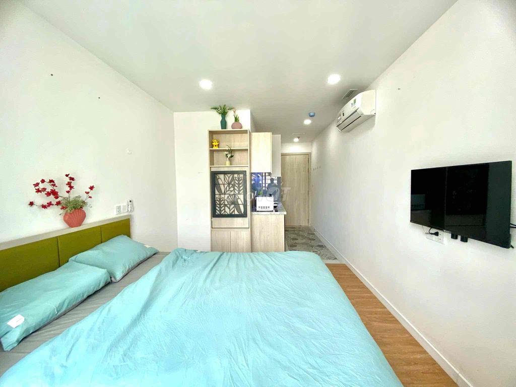 Rent Lê Văn Sỹ, right on the Ivs bridge, nvt market, university professor full interior