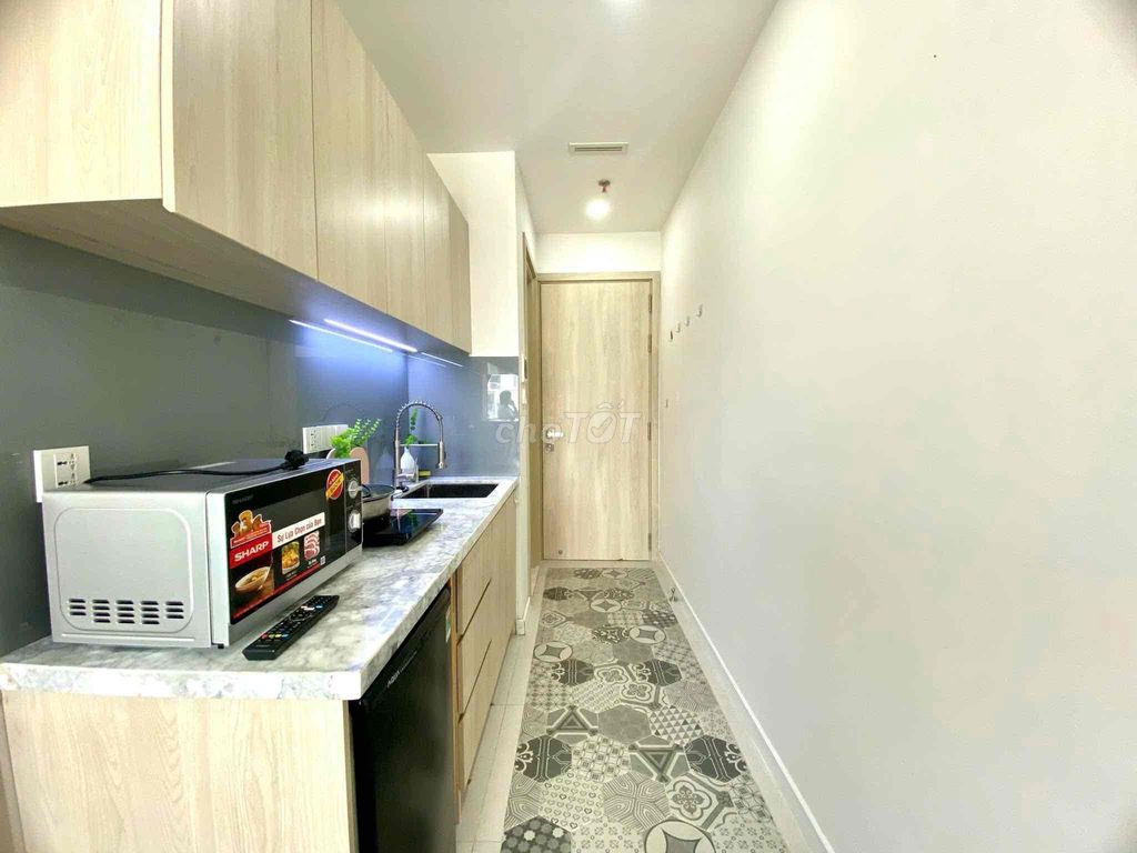 Rent Lê Văn Sỹ, right on the Ivs bridge, nvt market, university professor full interior