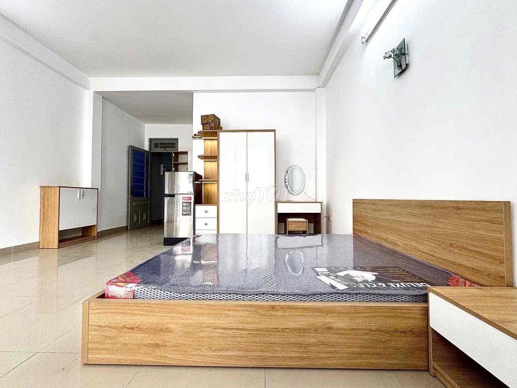 Rent the apartment near the Democratic Circle, the Viettel Building, full interior of District 3.