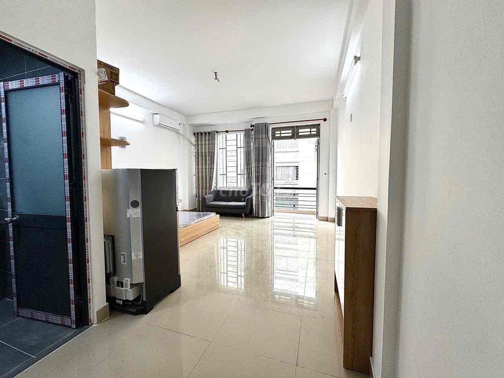 Rent the apartment near the Democratic Circle, the Viettel Building, full interior of District 3.