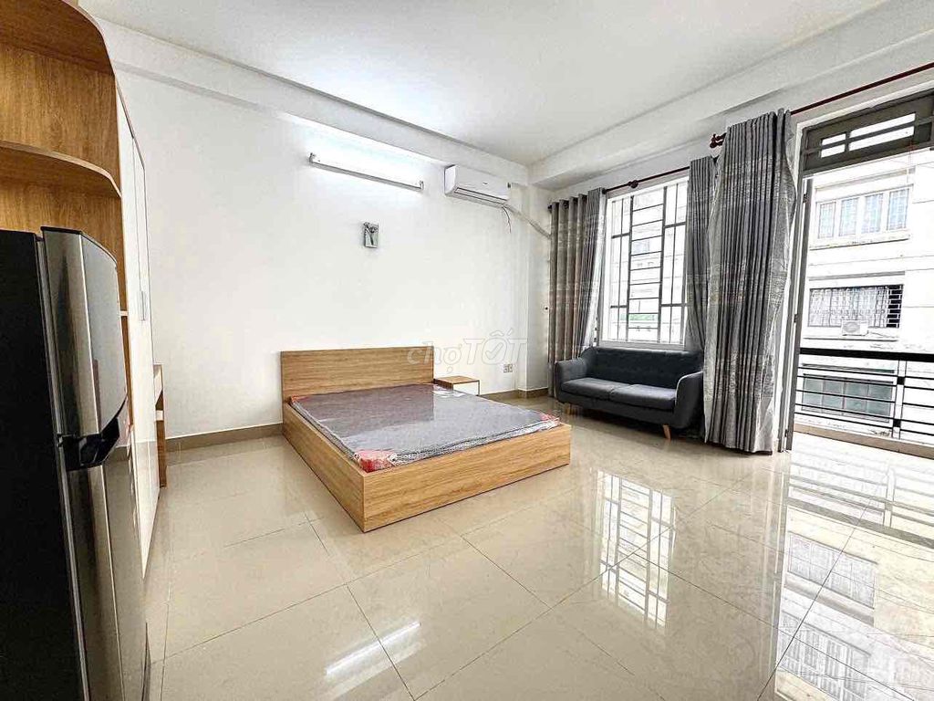Rent the apartment near the Democratic Circle, the Viettel Building, full interior of District 3.