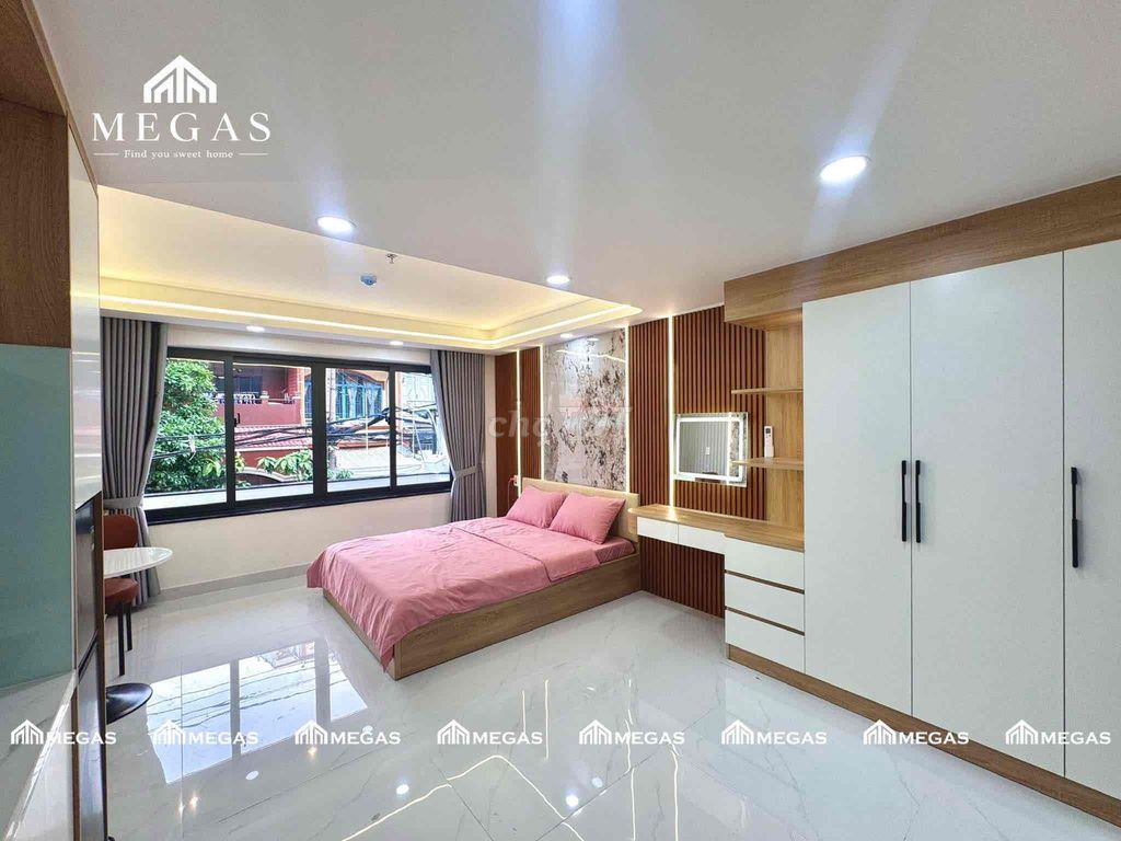 The studio apartment is full of Hiệp Thành open windows