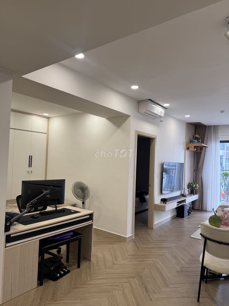 Rent apartment 64 meters, top-level furniture, and sinker.