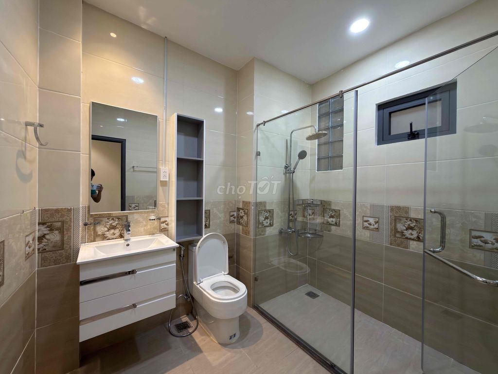 Rent apartment luxry 40 M2 in front of Tân Định - nice balcony