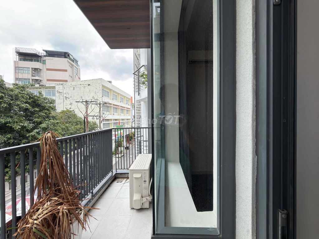 Rent apartment luxry 40 M2 in front of Tân Định - nice balcony