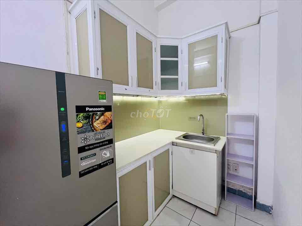 Bình Thạnh 01 apartment has its own balcony - clear light, very easy to find