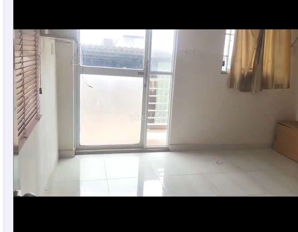 3 bedrooms, full furniture, free parking cars.