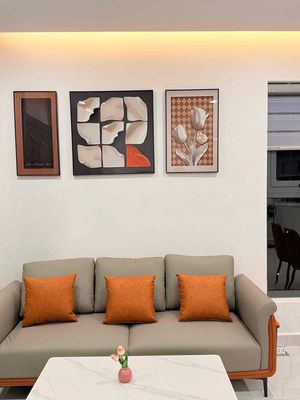 He rented the new Diamond Alnata apartment.
