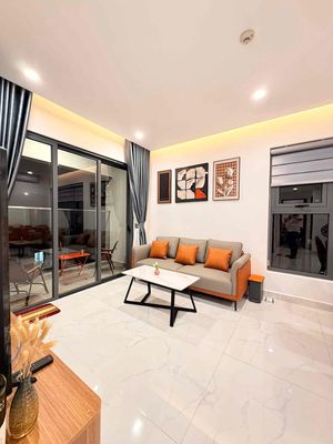 He rented the new Diamond Alnata apartment.