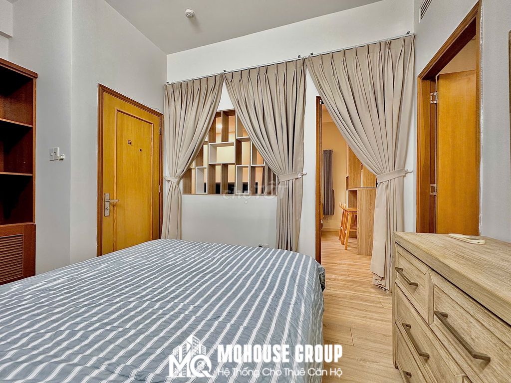 A police elevator bedroom near Emperor's Coast/Shikq1 School