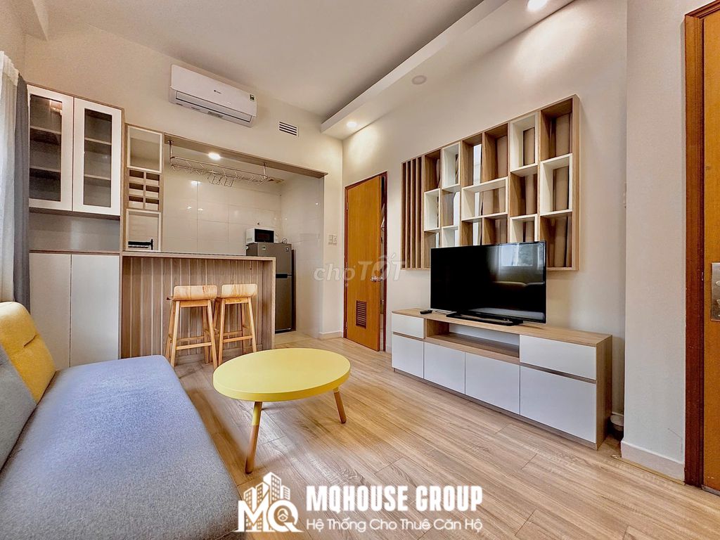 A police elevator bedroom near Emperor's Coast/Shikq1 School