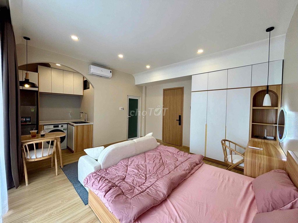 New service apartment in downtown District 3