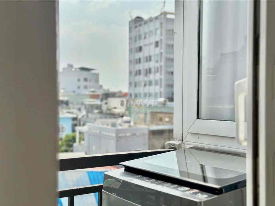 One bedroom right here, Lê Văn Sỹ - tone white light - suntaning band.