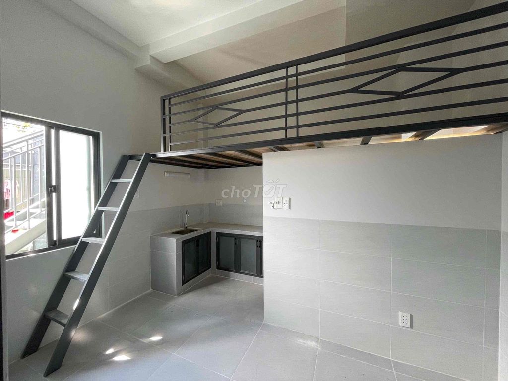 open new project 100% pre-intended interior, sky window right up to the base of spades