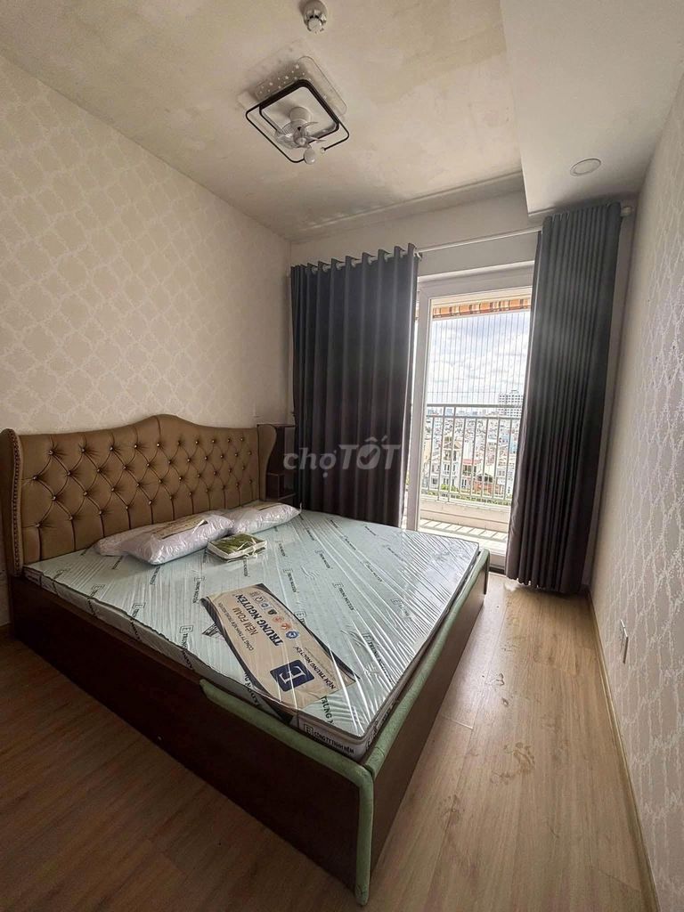 C/C Jason-Phan Huy Ích 2 bedroom, Full interior, 9 million a month with balcony.