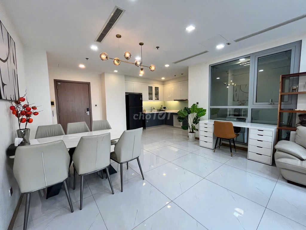 The three-room super. Two Orchard Parkview toilets for only 22 million near the airport.