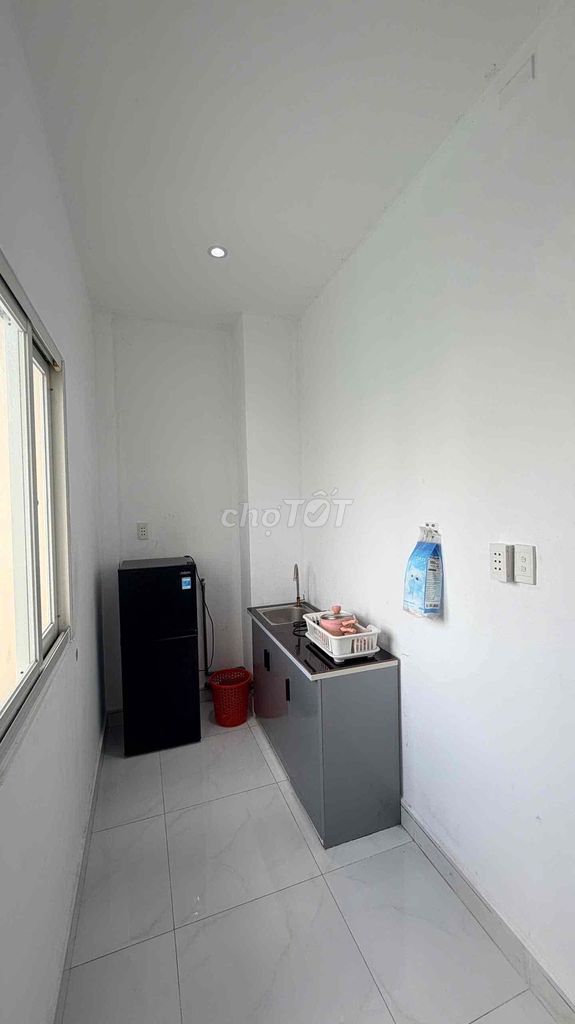 Rent a service apartment with elevators, open balcony.