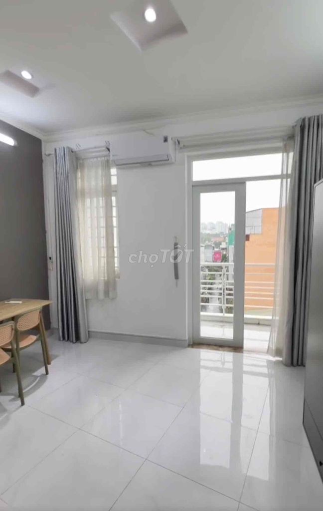 Rent the service apartment 25 m a Nguyễn Phúc Nguyên, District 3 with elevators.