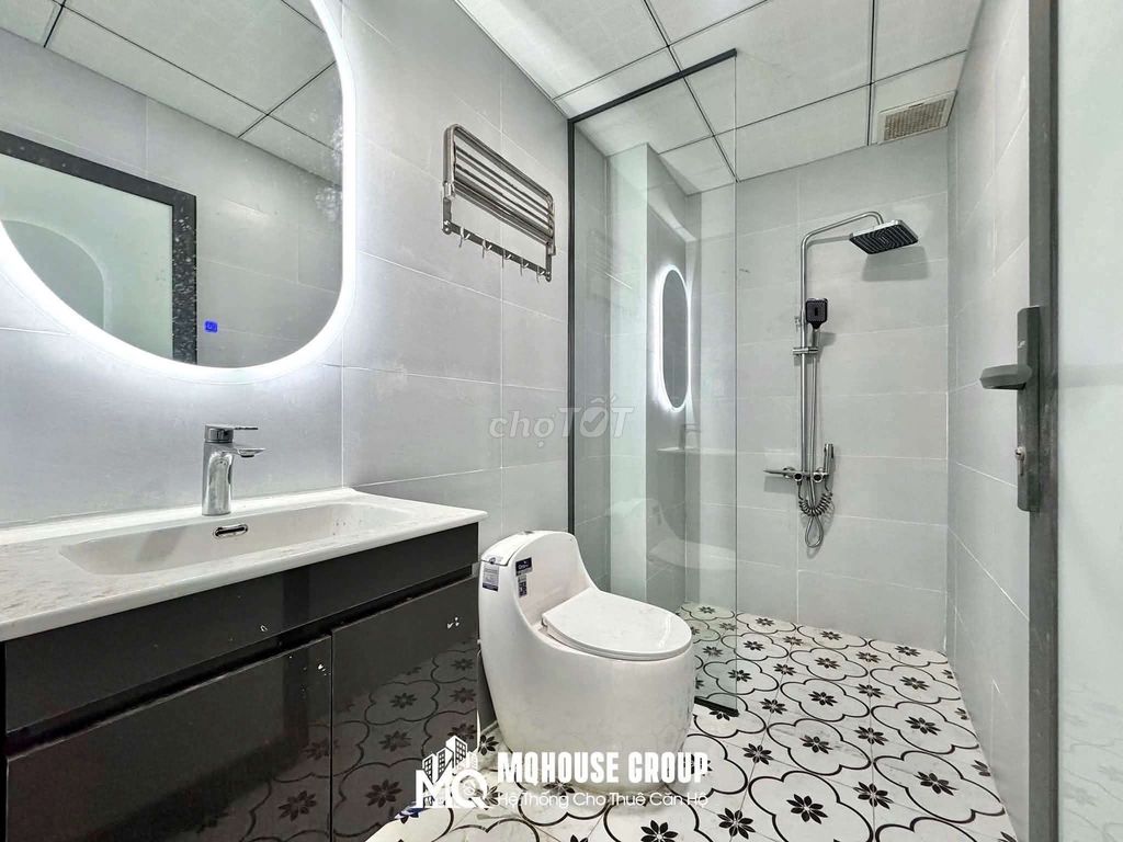newly built apartment right next to the most painted airport available