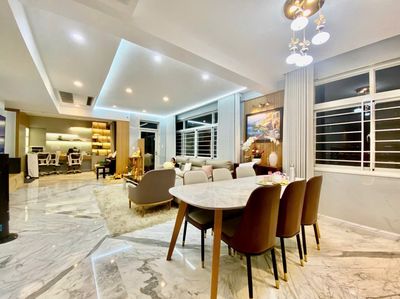 Need to rent Penhouse 4 Cảnh Viên 2 Bedrooms, across from Midtown apartments.