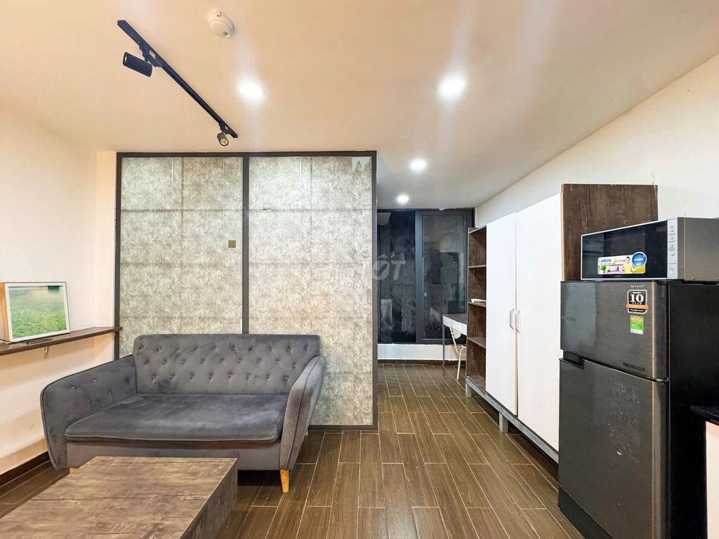 It was the owner who rented a one-room room at the city market.