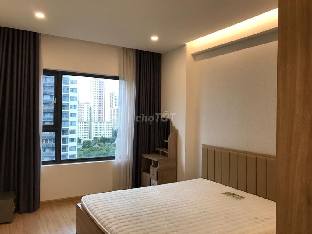 New city is a bedroom. A view of the pool, 14 million rent.