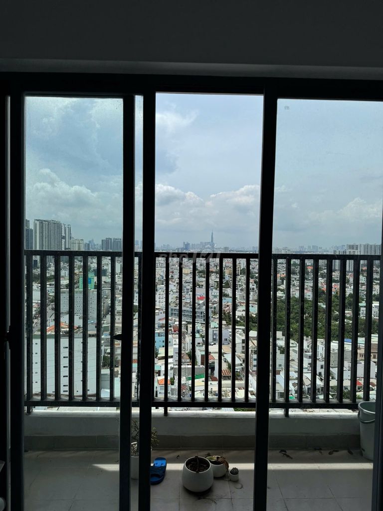 District 7 rented D-Vela apartment 2 bedroom 2 toilets ntcb, view of the 1st county fireworks.
