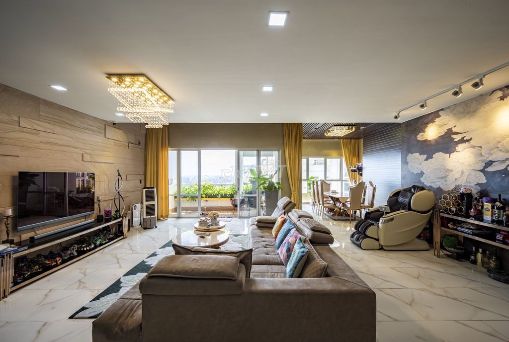 Rent the Penthouse Lữ Gia, 11th District 180 meters2, 4 bedrooms, 4 toilets, 25 million