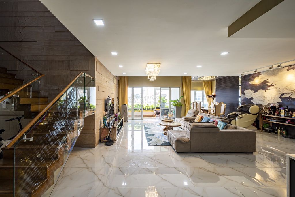 Rent the Penthouse Lữ Gia, 11th District 180 meters2, 4 bedrooms, 4 toilets, 25 million