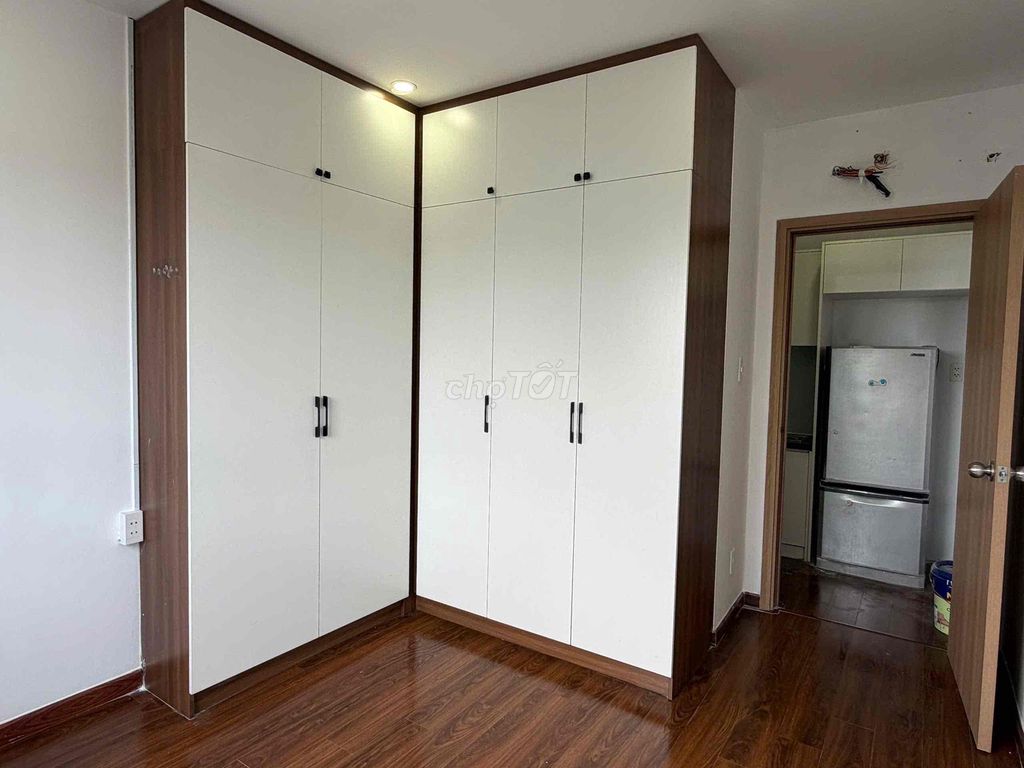 Three bedrooms. 100 M2 cool super cool bandol right here in Phan Văn Trị.