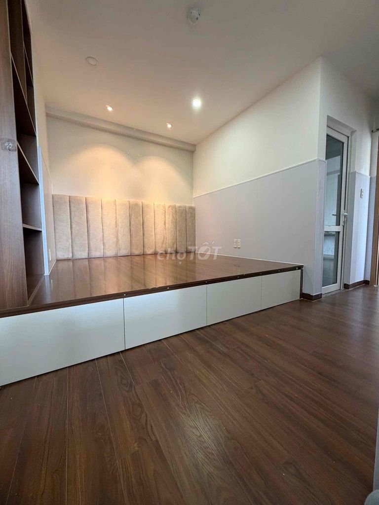 Three bedrooms. 100 M2 cool super cool bandol right here in Phan Văn Trị.