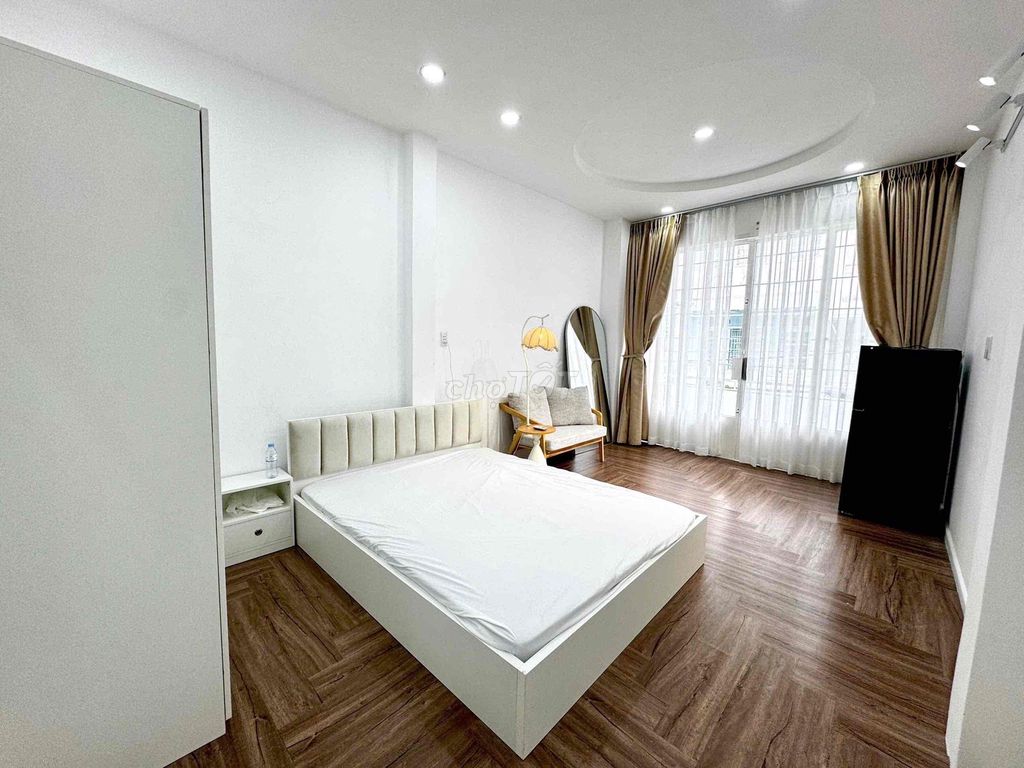 [ Rents] apartment one big new balcony bedroom.