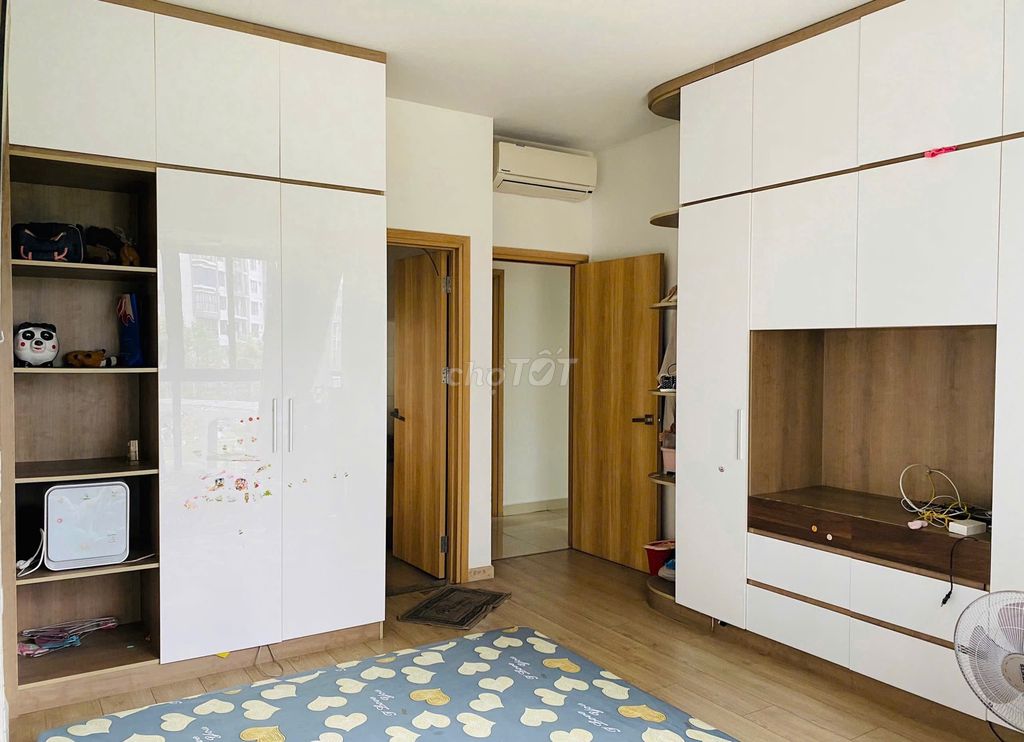 Find tenants of EARC, 112 m2 3 bedrooms + 2 toilets + 1 Wat, Full interior