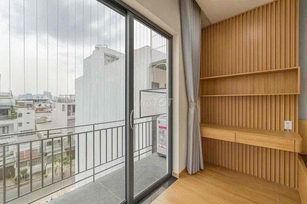 Rent apartment 35 meters balcony, private washing machine near Phan Xích Long District 1.