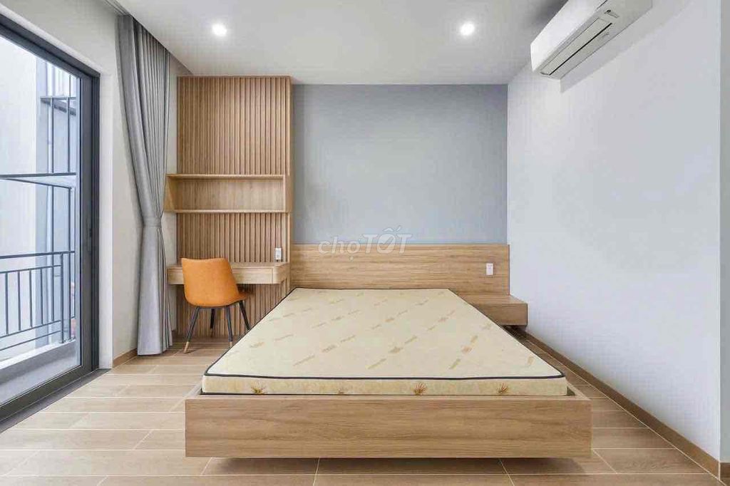 Rent apartment 35 meters balcony, private washing machine near Phan Xích Long District 1.