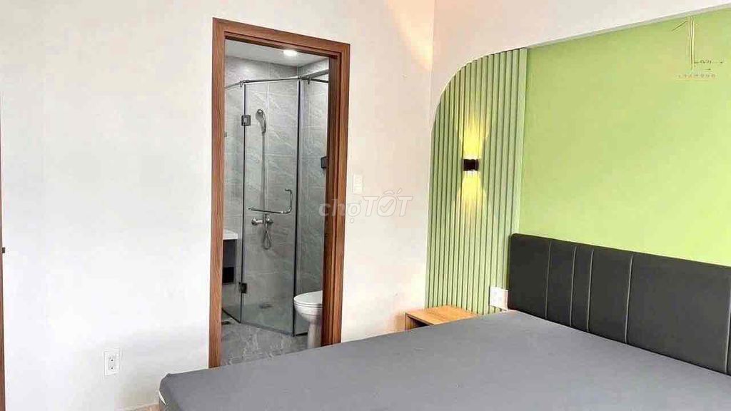 Rent the apartment. Two bedrooms. 2 Saigon South 71mmm full of furniture. 714 million in right now.