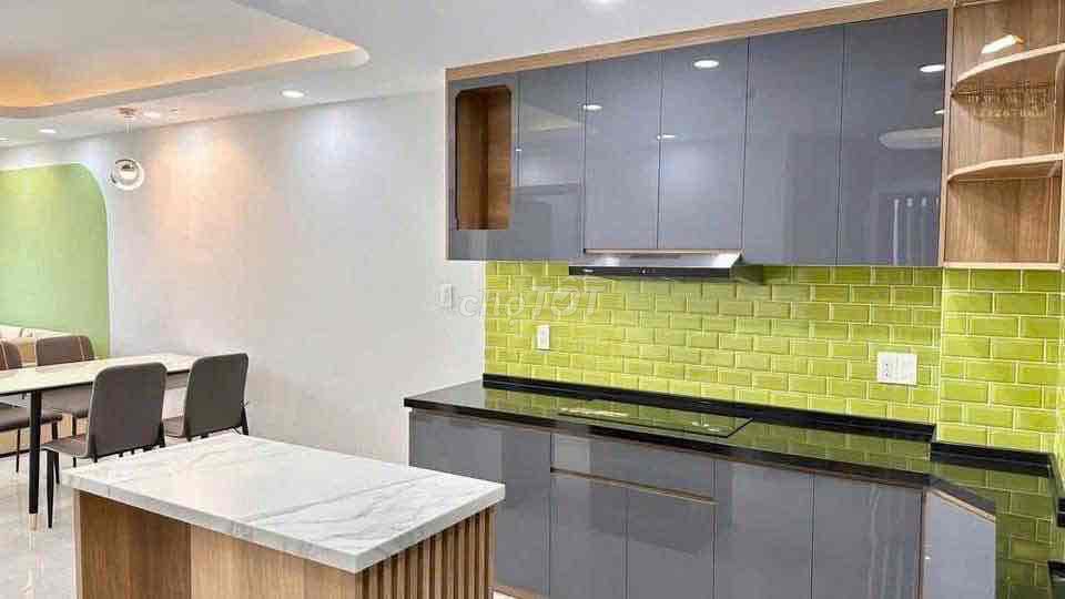 Rent the apartment. Two bedrooms. 2 Saigon South 71mmm full of furniture. 714 million in right now.