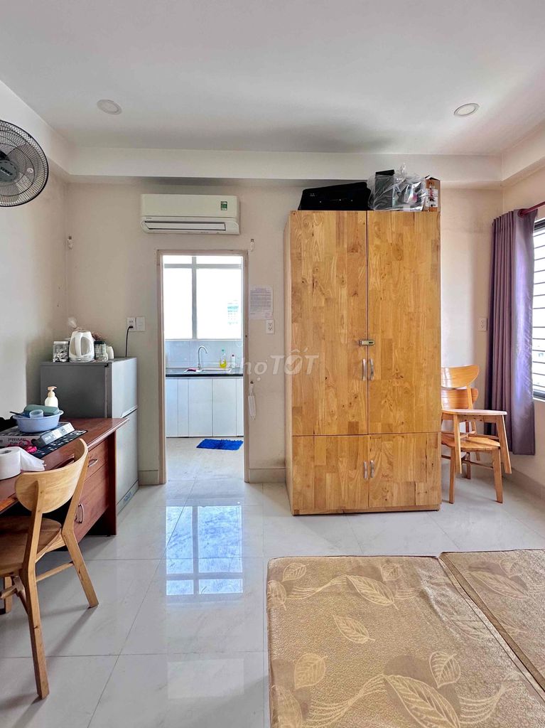 A private bedroom, elevators full of windows.