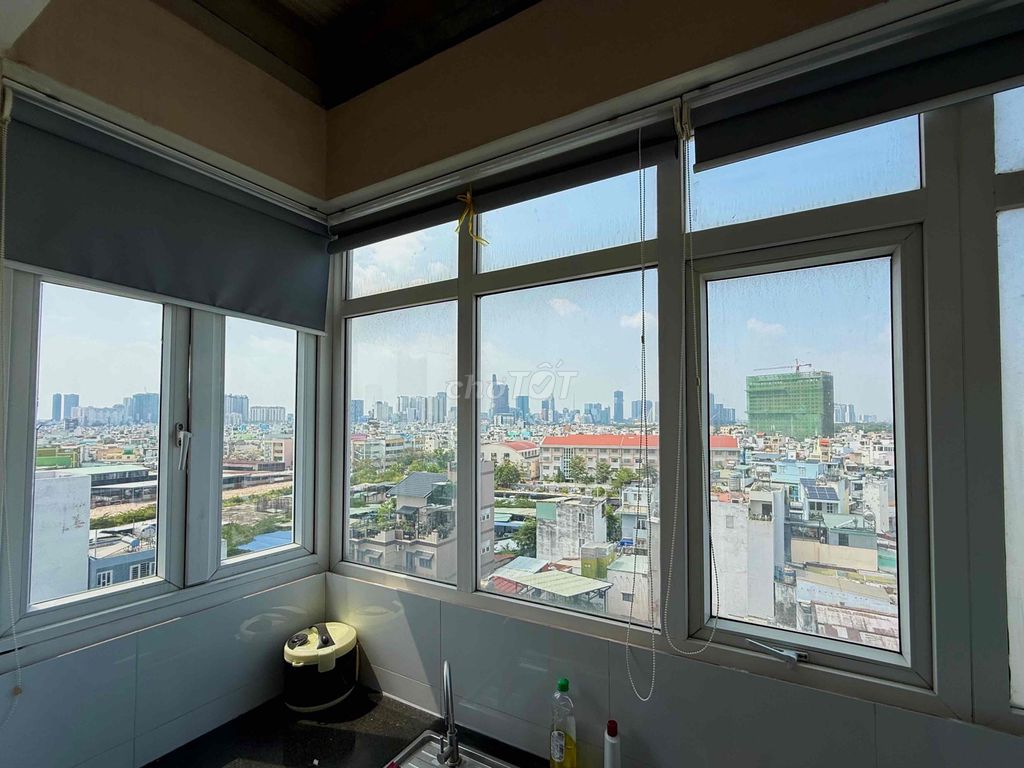 A private bedroom, elevators full of windows.